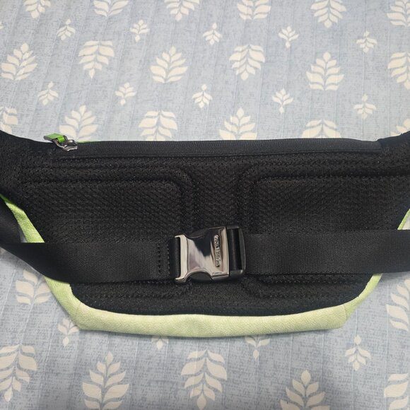 Michael Kors Cooper Ombré Signature Logo Sling Pack - Picture 4 of 5